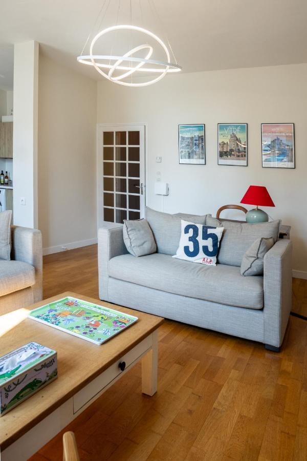 Bel Appartement, Bien Equipe Et Confortable Dans Le Centre Historique Fougères Екстериор снимка