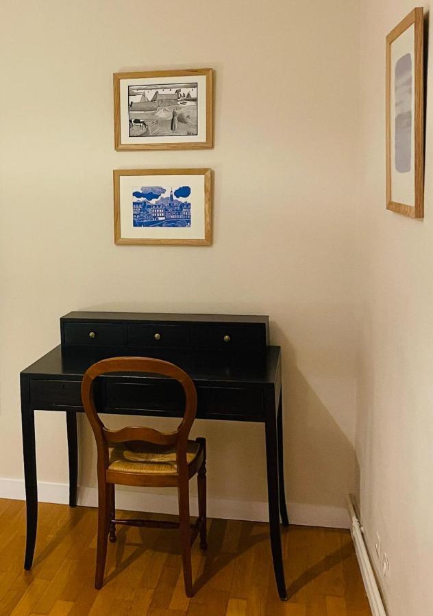 Bel Appartement, Bien Equipe Et Confortable Dans Le Centre Historique Fougères Екстериор снимка